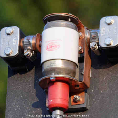 Tuning capacitor of the small loop antenna featuring tuning motor and copper interconnects.