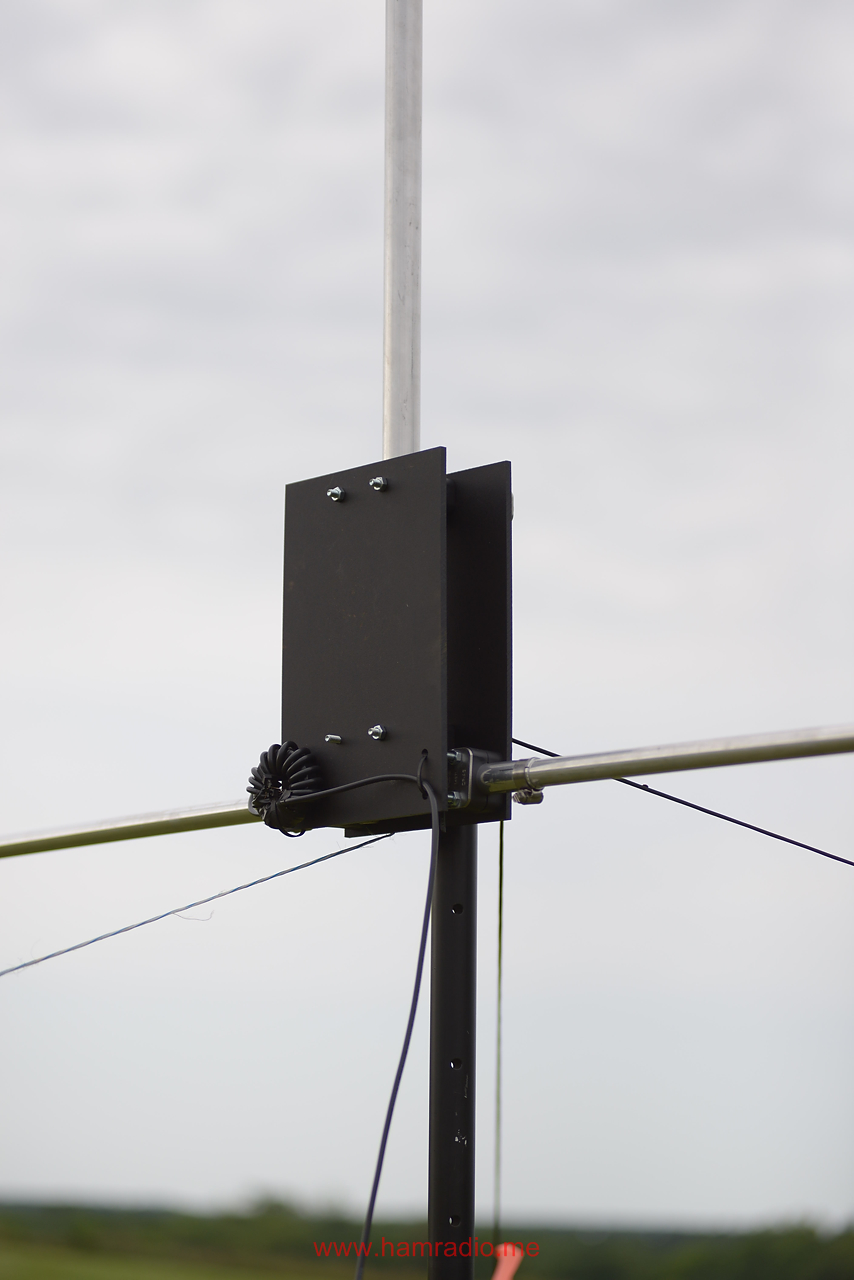Asymmetrical Hatted Vertical Dipole at ARRL Field Day 2014 with new RF Choke configuration.