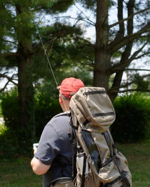 The end-fed half-wave 2m antenna towers above the hiker providing ample clearance for your APRS signal. For on the move portable 2m operation it doesn't get much better than this folks.