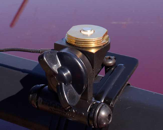 The Diamond Antenna groundless K515S luggage rack mount on the roof rail of a 2015 Subaru Forester.